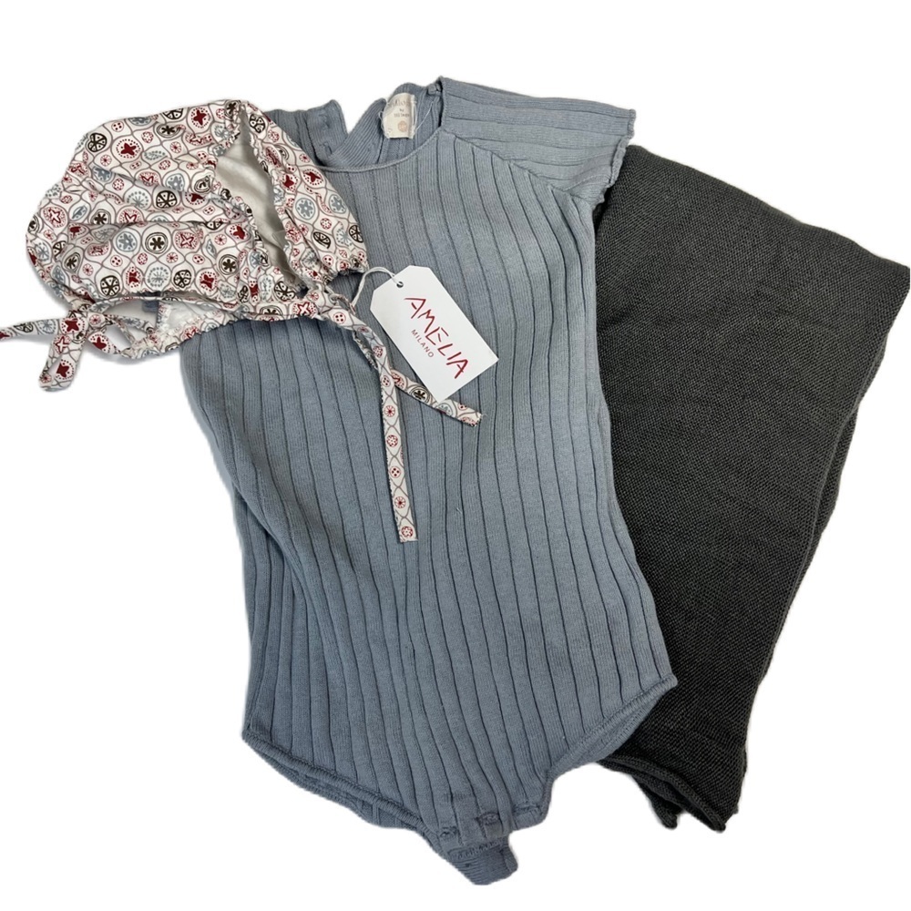 Boy bundle Amelia NWT hat, analogie ribbed onesie, Violeta Federico blanket 24 M